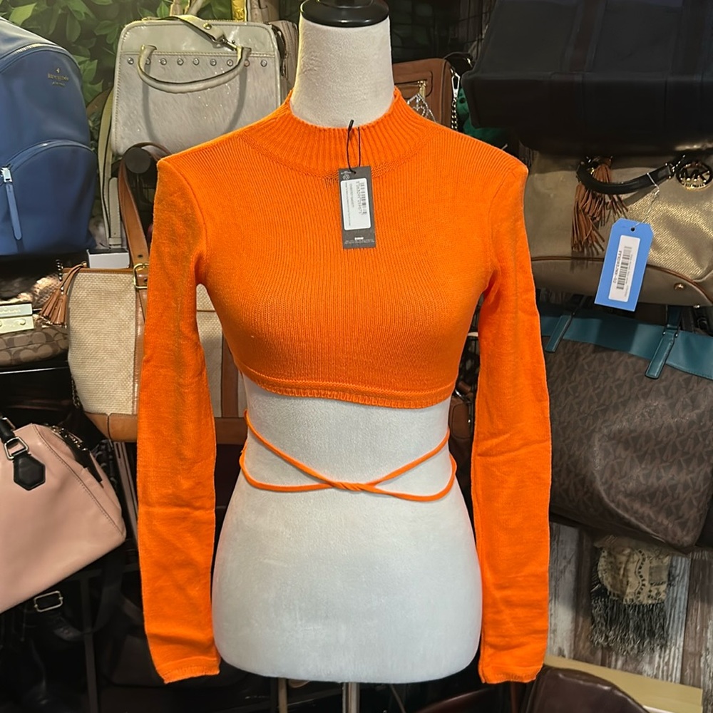 Prettylittlething super cute tangerine knot top